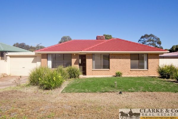 6 Zurich Rd, Craigmore SA 5114